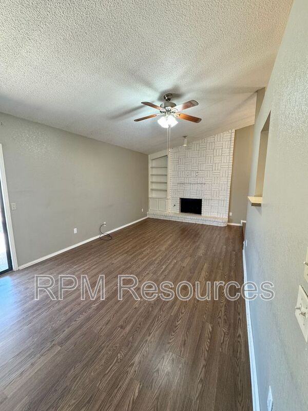 8317 Woodhue Dr - Photo 3 of 23
