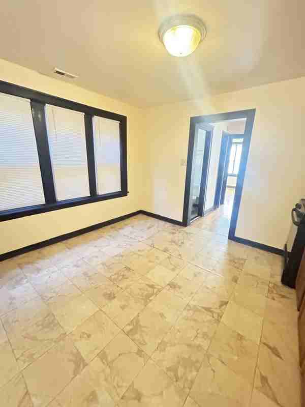 8909 S Cottage Grove Ave - Photo 3 of 8