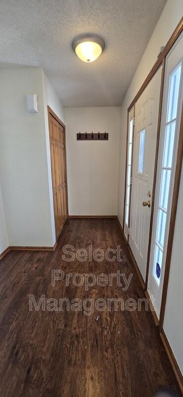 3104 Walnut Run - Photo 3 of 35
