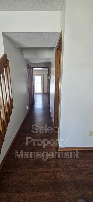 3104 Walnut Run - Photo 4 of 35