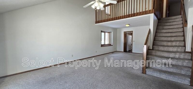 3104 Walnut Run - Photo 5 of 35