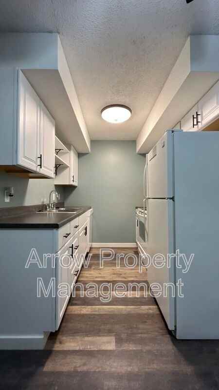 3405 Holdrege St #307 - Photo 3 of 16