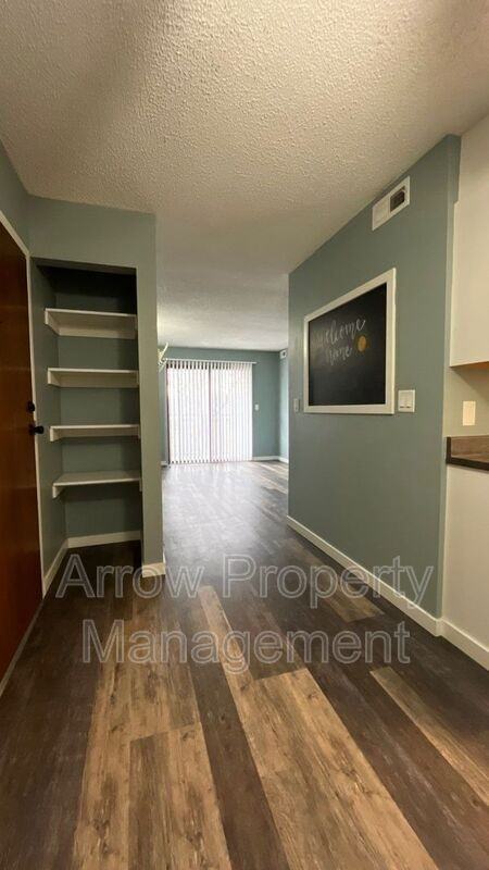3405 Holdrege St #307 - Photo 5 of 16