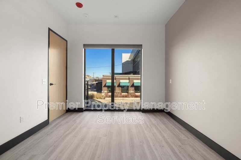 2310 1st Ave N #302 - Photo 6 of 30