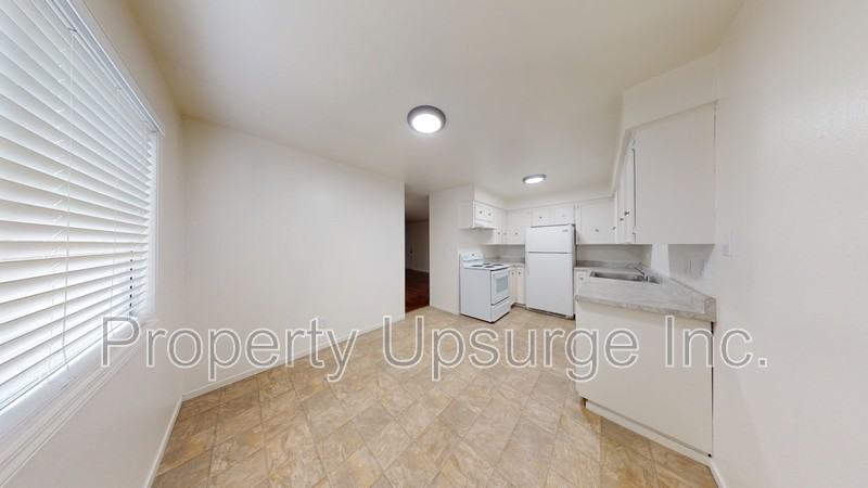 1063 Del Sol Pl - Photo 7 of 31