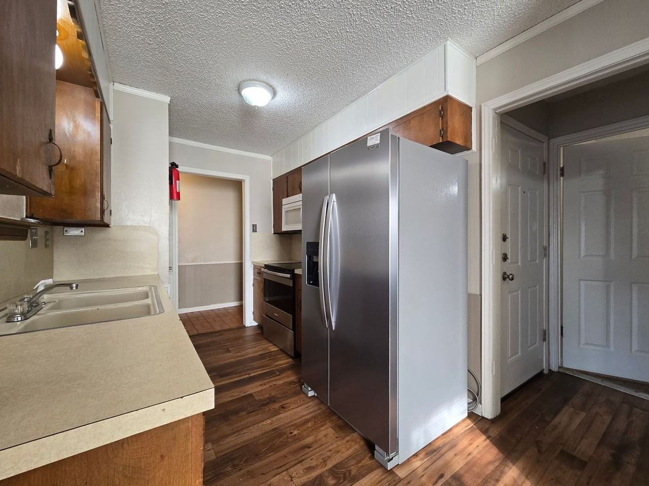 4508 Tanglewood Cir - Photo 4 of 23