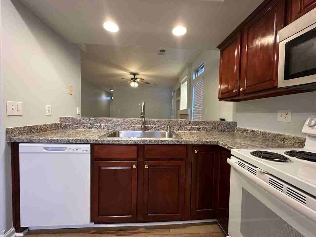 333 Spring Valley Ln - Photo 3 of 22