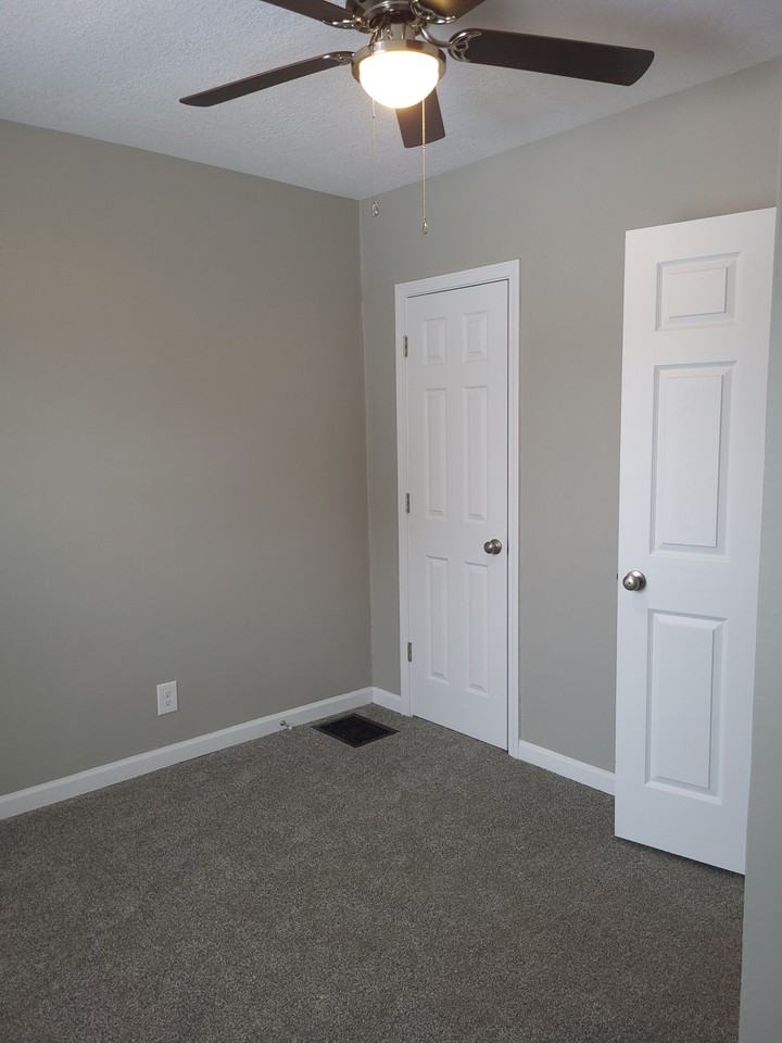 2006-2010 Grant St - Photo 3 of 7