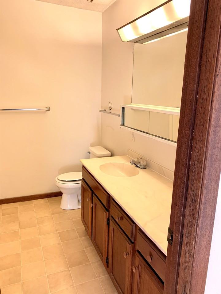 890 Grand Ave - Photo 2 of 9