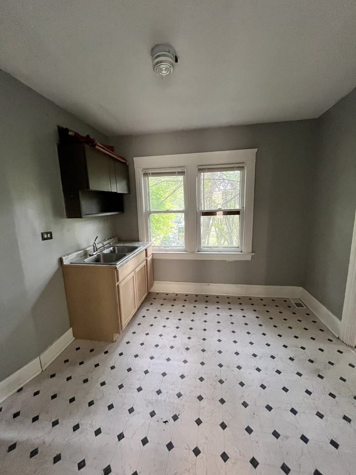 6710 Bliss Avenue - Photo 3 of 5