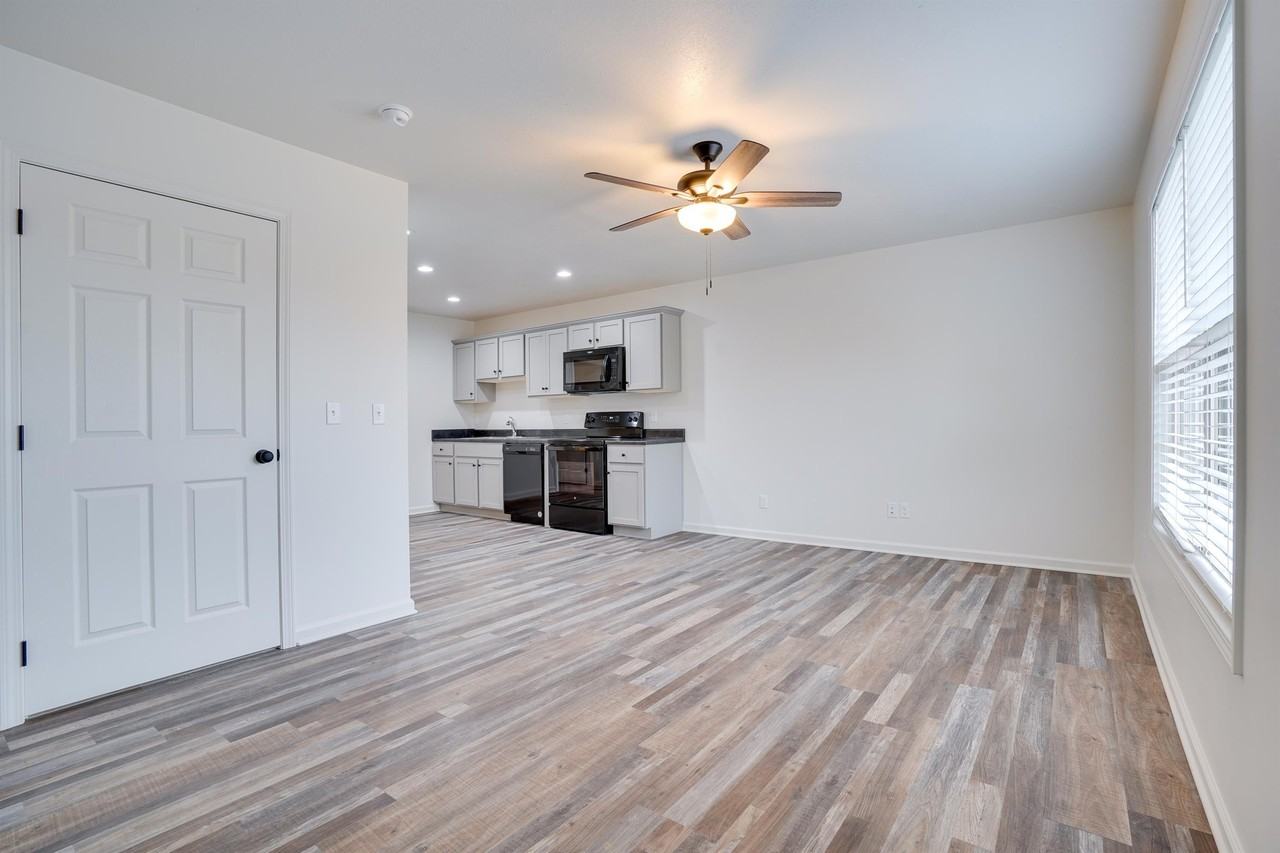 822 Oak Level Road - Photo 3 of 30