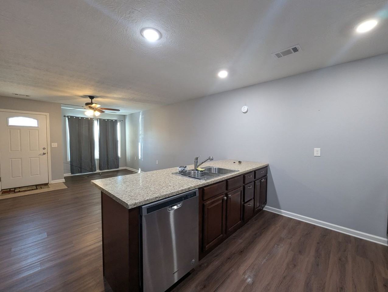 1423 Mclain St #2 - Photo 6 of 15