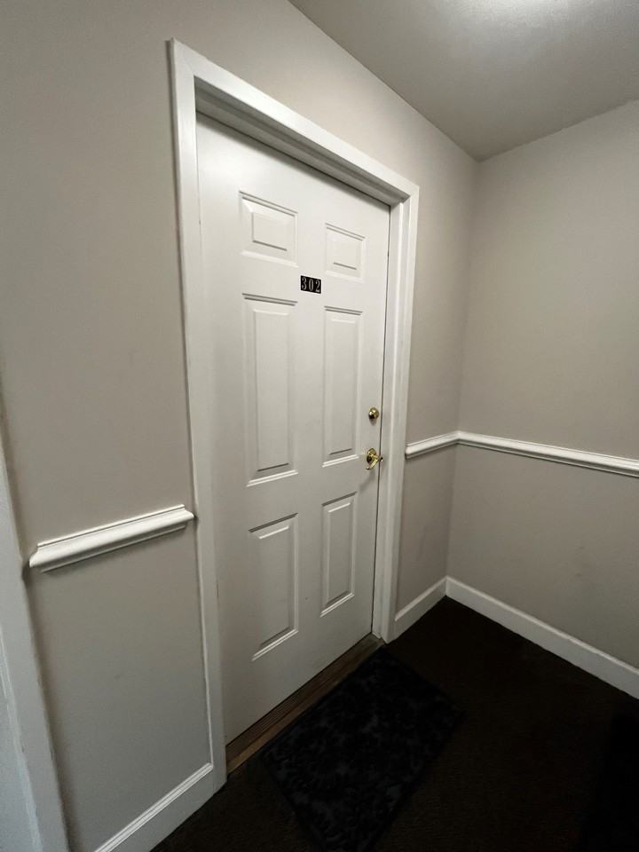 9416 Battle Street - Photo 2 of 15