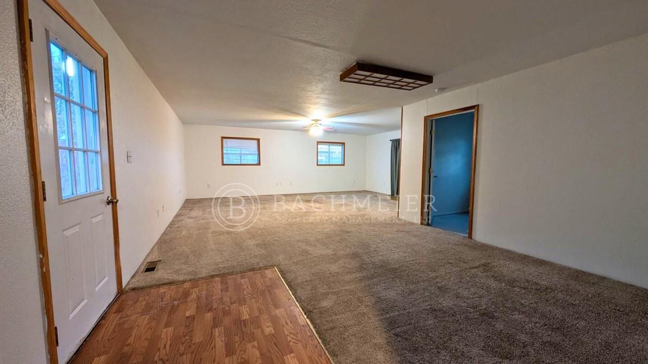 760 Sw 28th St - Photo 4 of 9