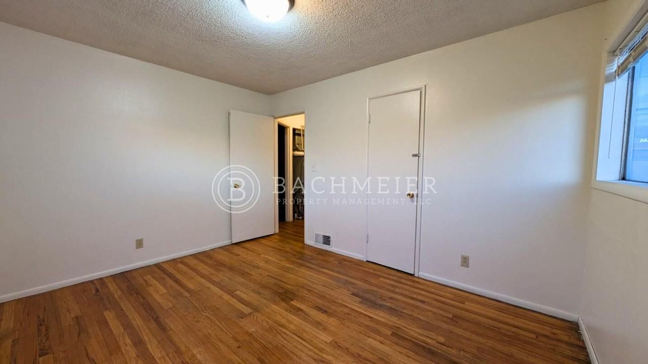 760 Sw 28th St - Photo 5 of 9
