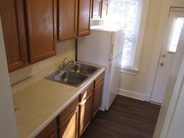 147 Lacrosse St - Photo 2 of 10