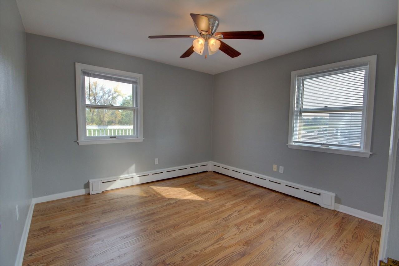 133 1st Ave W - Photo 2 of 19