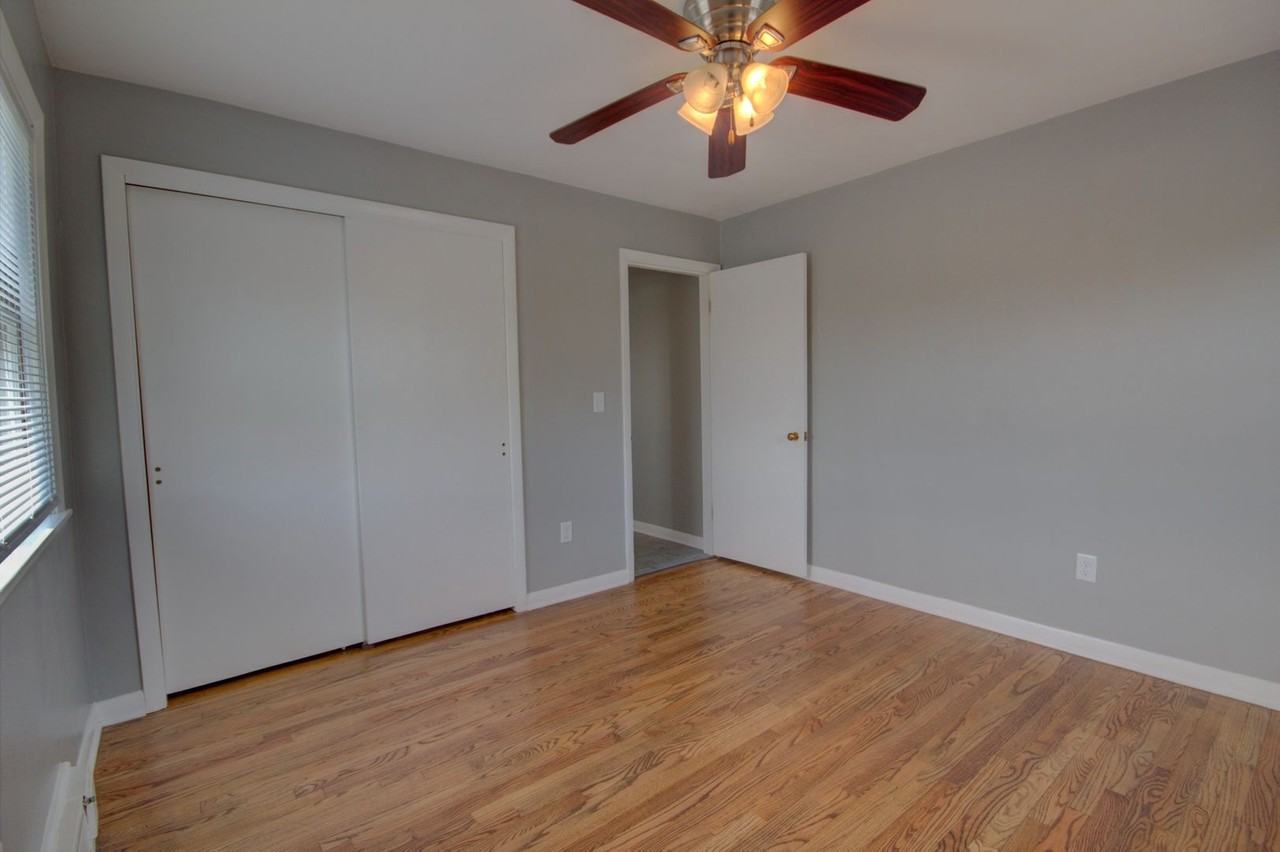 133 1st Ave W - Photo 3 of 19