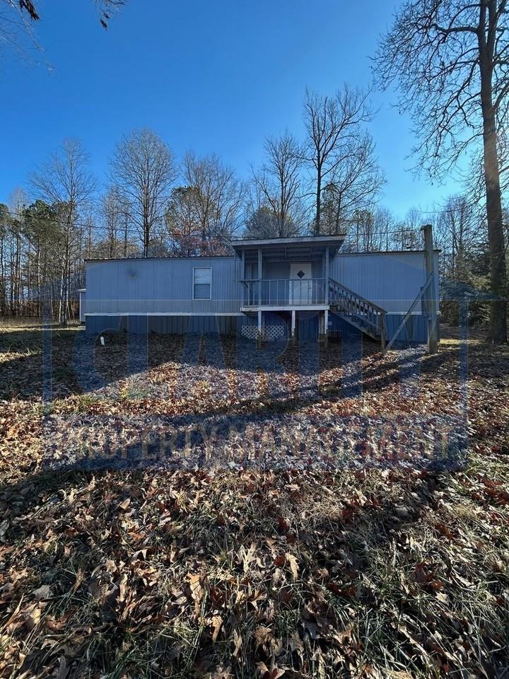 550 White Rd Se - Photo 2 of 14