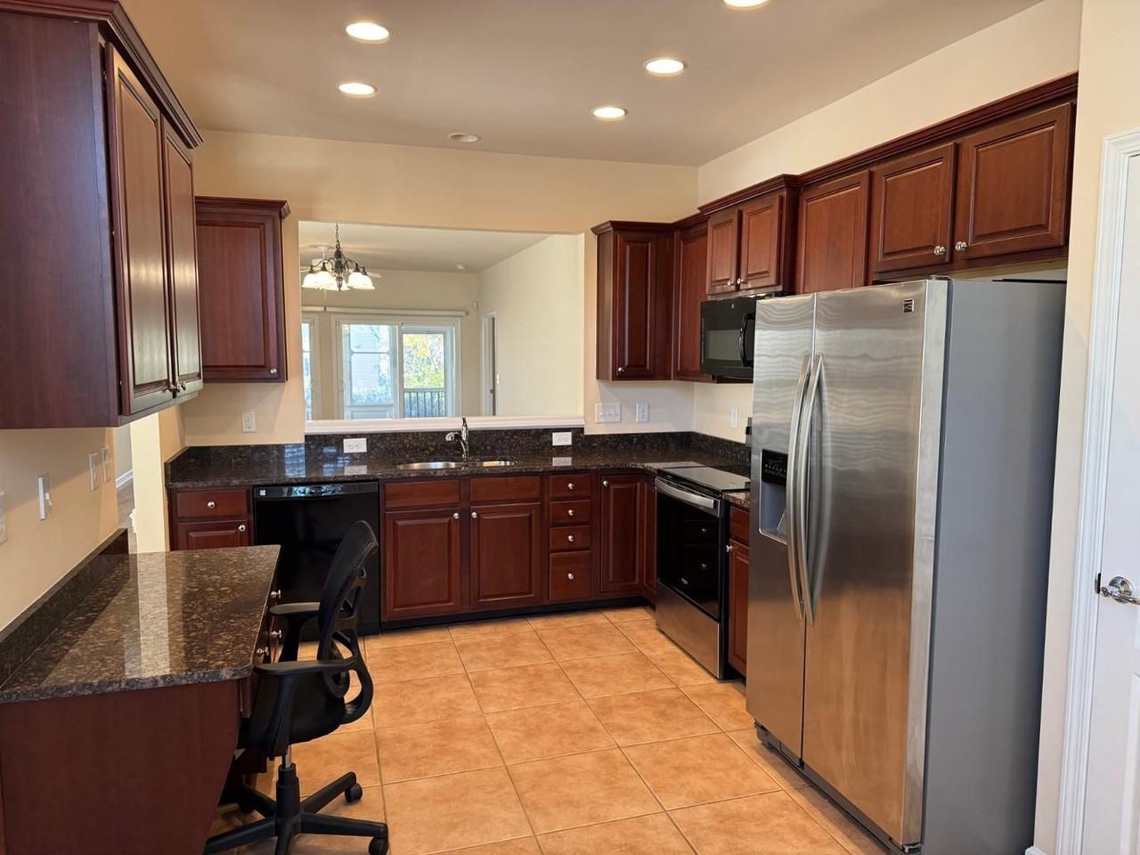 519 Tomkins Loop - Photo 3 of 15