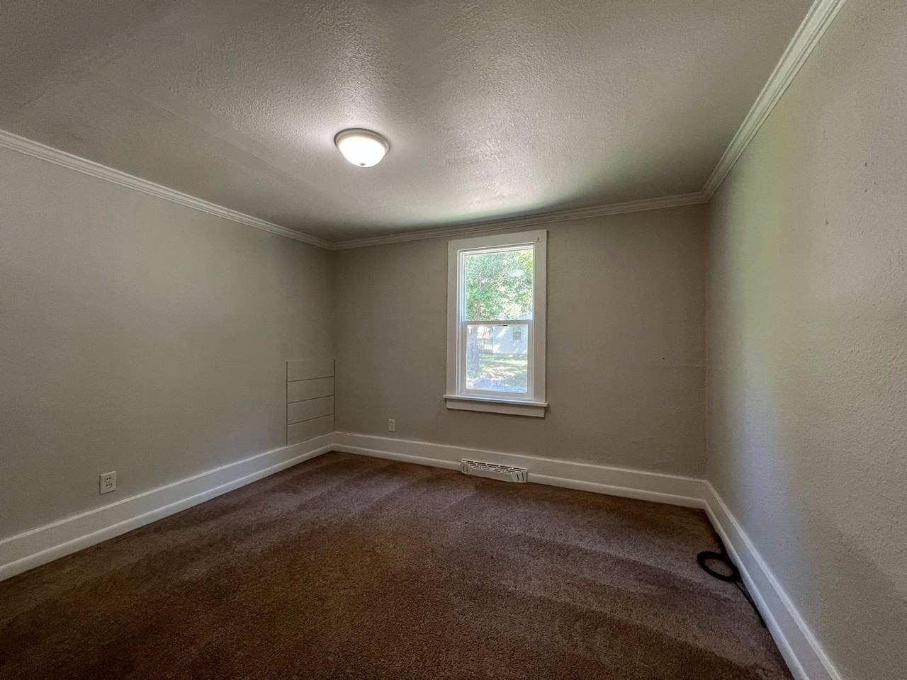 502 2nd St Nw - Photo 3 of 5