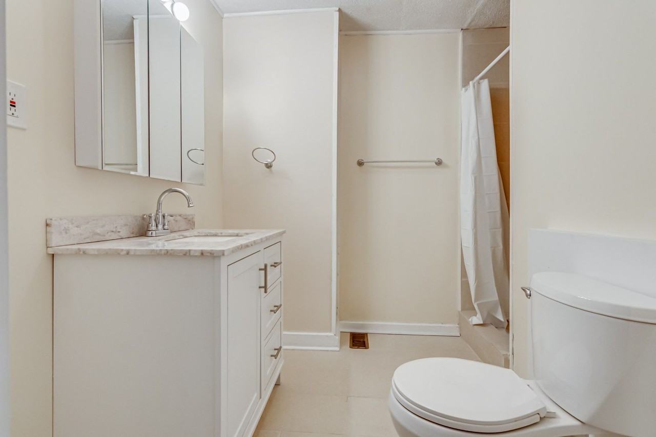 152 Almond Way - Photo 4 of 20