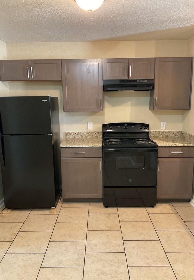 4100 Gus Dr #D - Photo 2 of 18