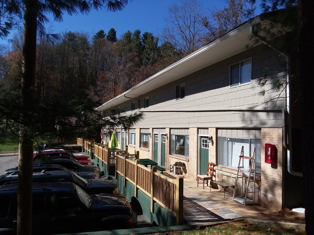 Queen and Park Street Apartments - Photo 5 of 36