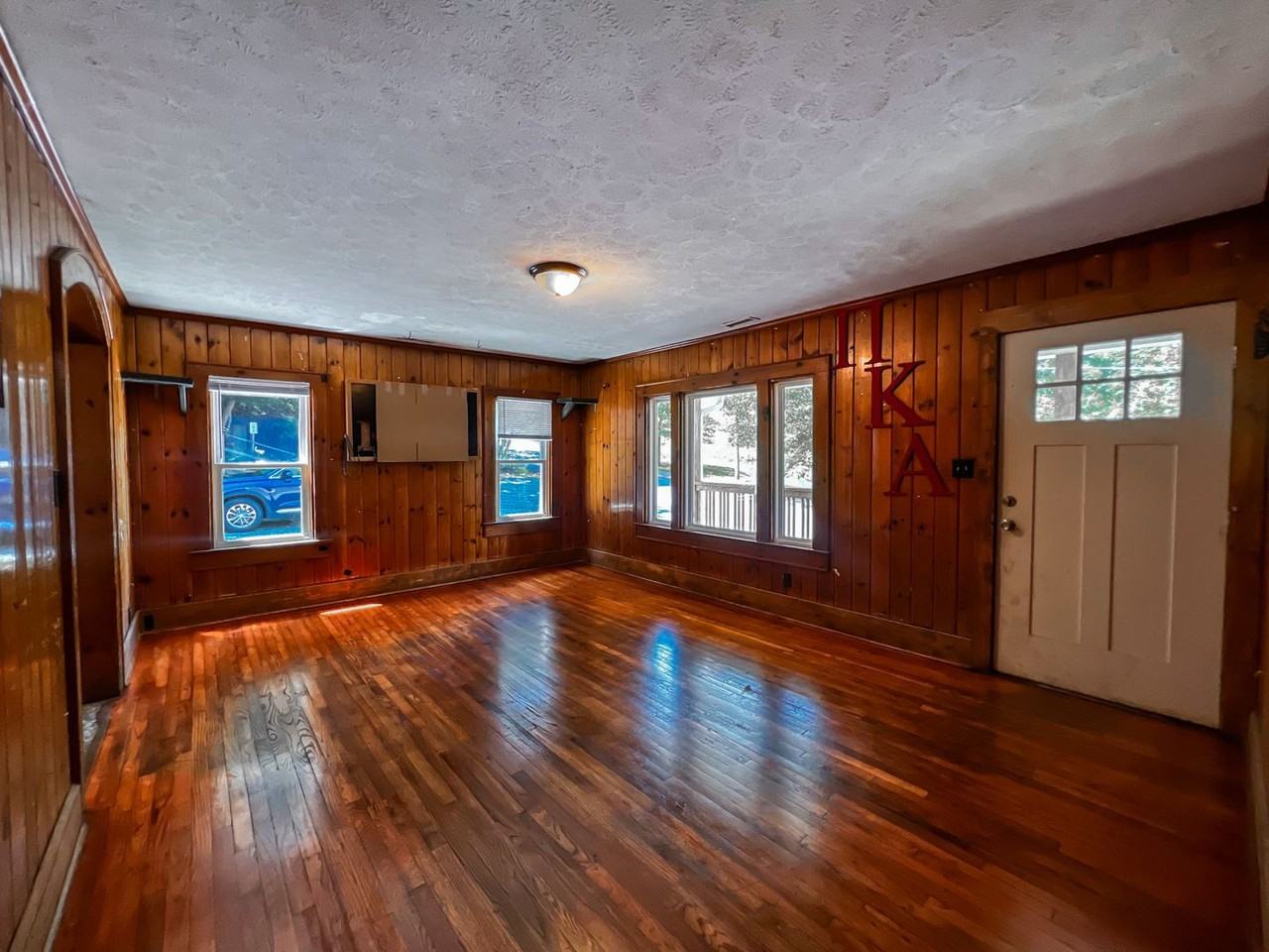 185 Hill St House - Photo 4 of 21