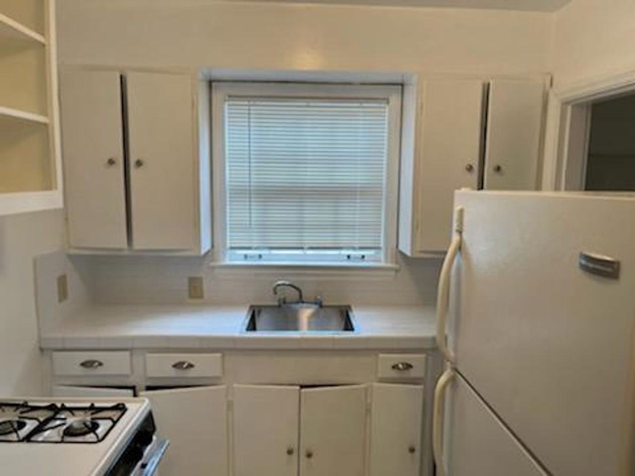 480 S Holmes St - Photo 2 of 6