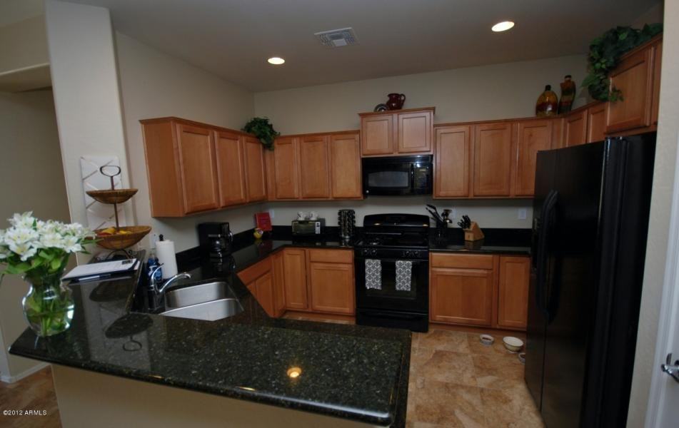 17964 W Lawrence Ln - Photo 2 of 12