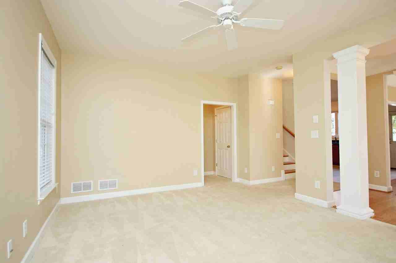 5496 Hill Top St - Photo 6 of 14