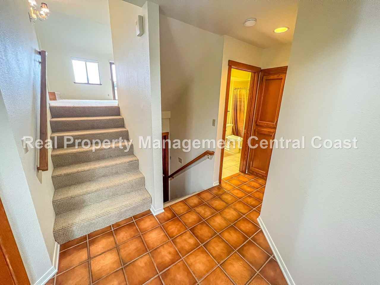 105 Seacliff Dr - Photo 3 of 21