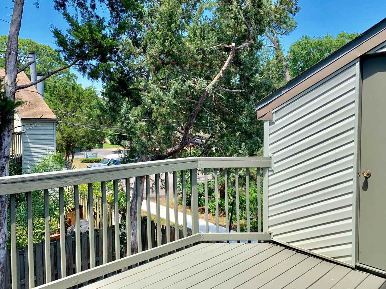 128 Elm Ave Se - Photo 3 of 9