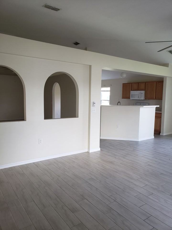 2735 Suncoast Lakes Blvd - Photo 4 of 15