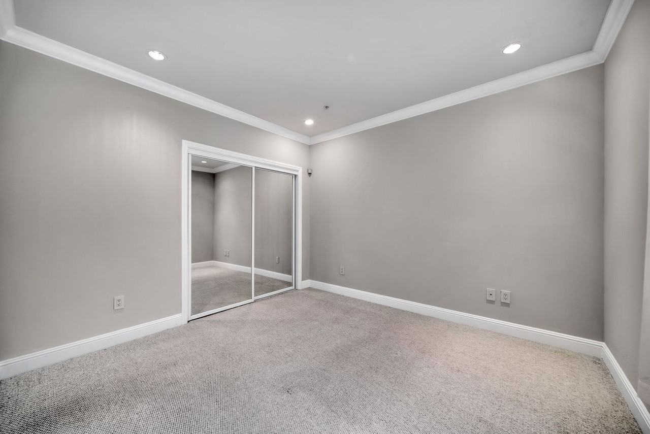 1545 Lincoln Way #03 - Photo 7 of 24