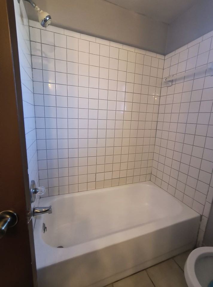 1010 4th St Se - Photo 3 of 10