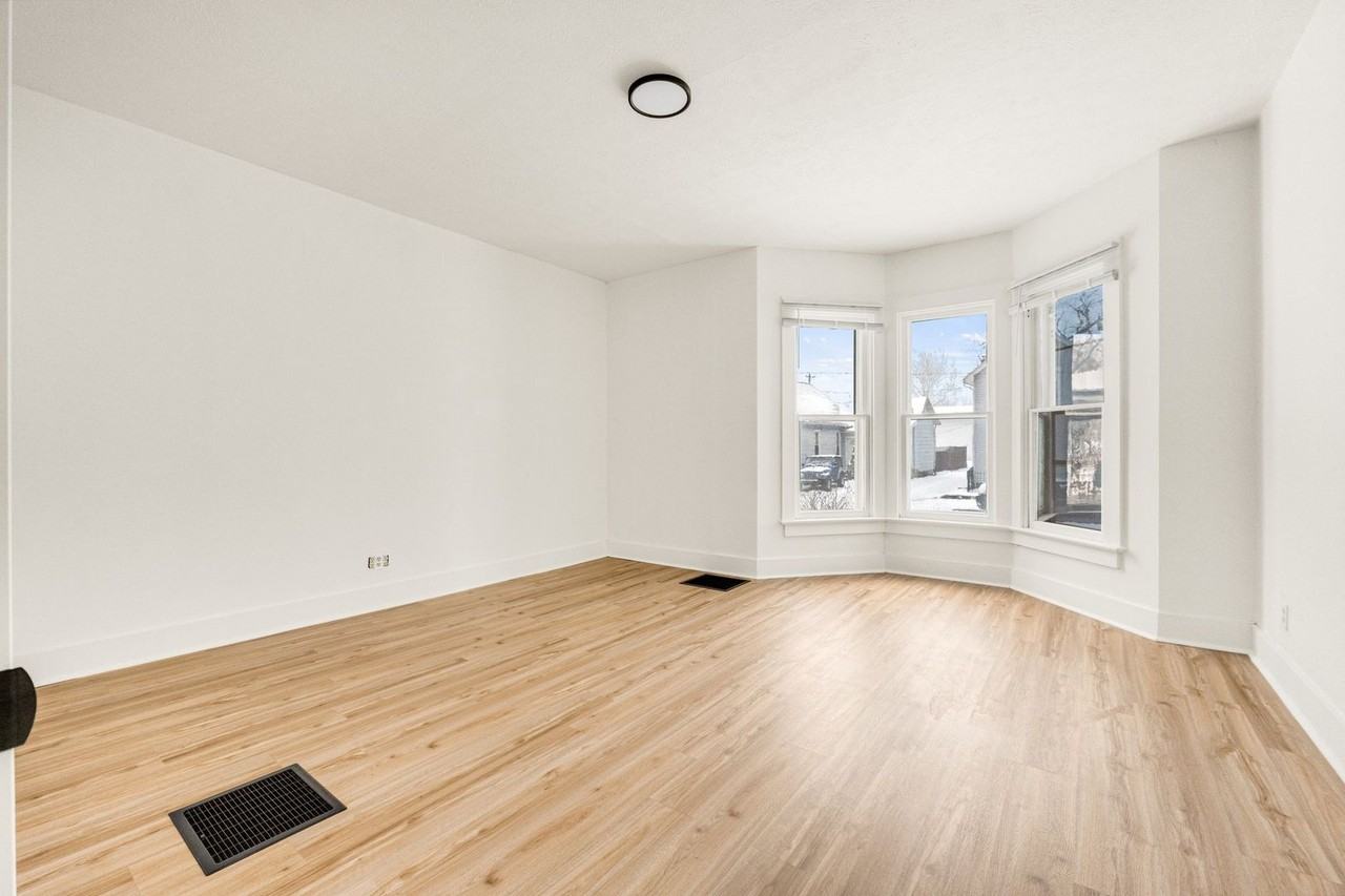 637 Riverside Ave - Photo 2 of 20