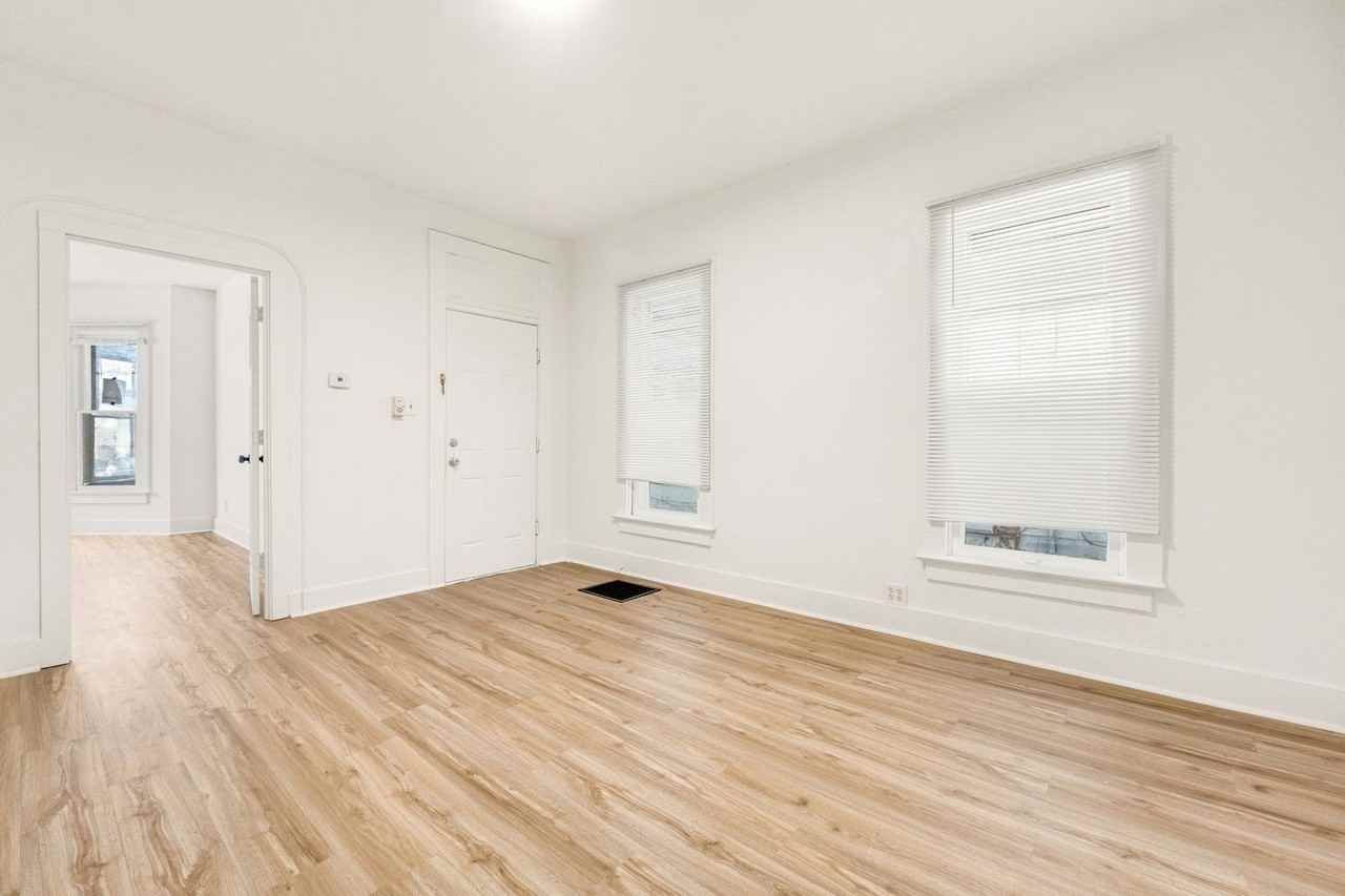 637 Riverside Ave - Photo 3 of 20