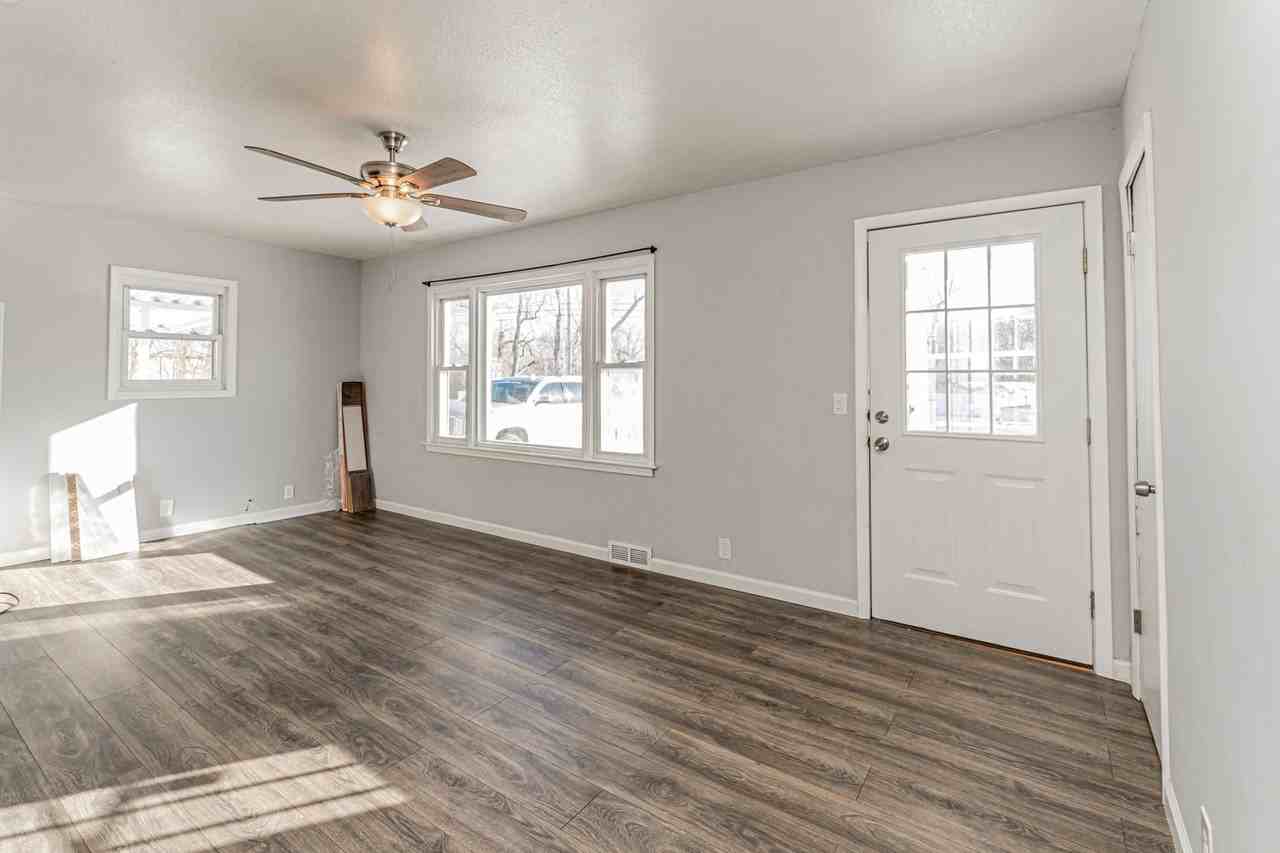 1716 Westwood Blvd - Photo 4 of 20