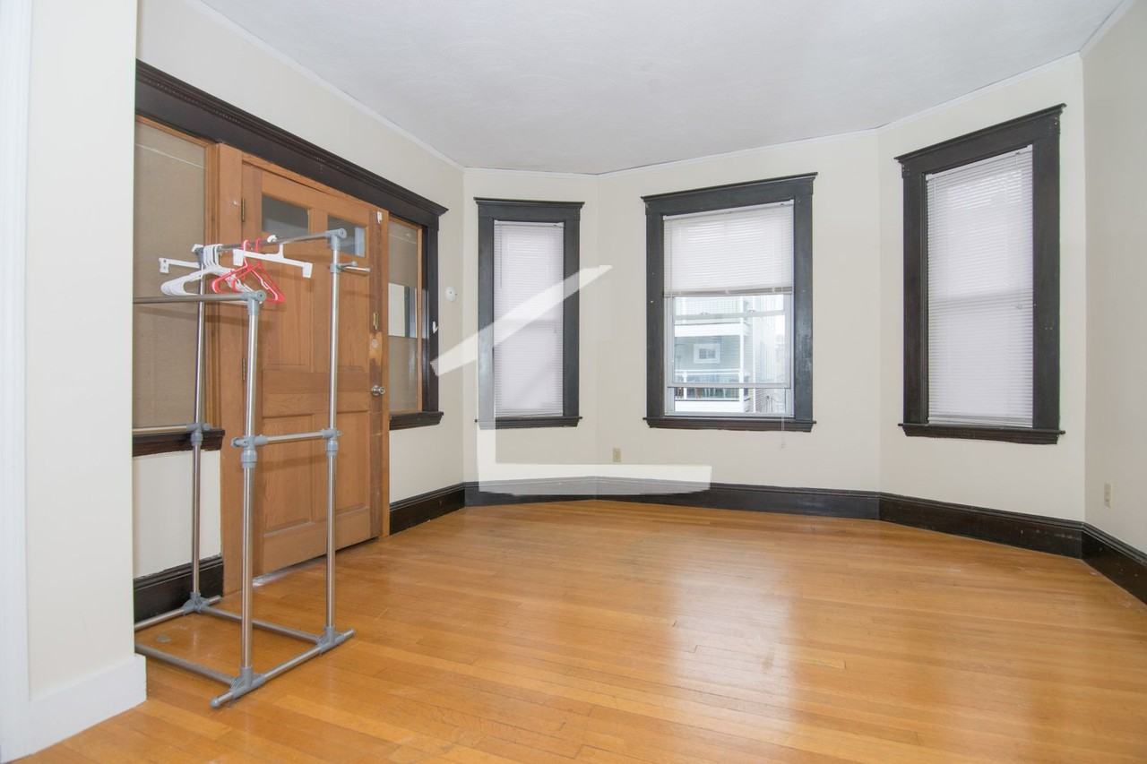 34 Chester Street - Photo 4 of 11