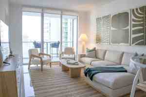 featured image of 1300 Brickell Bay Dr