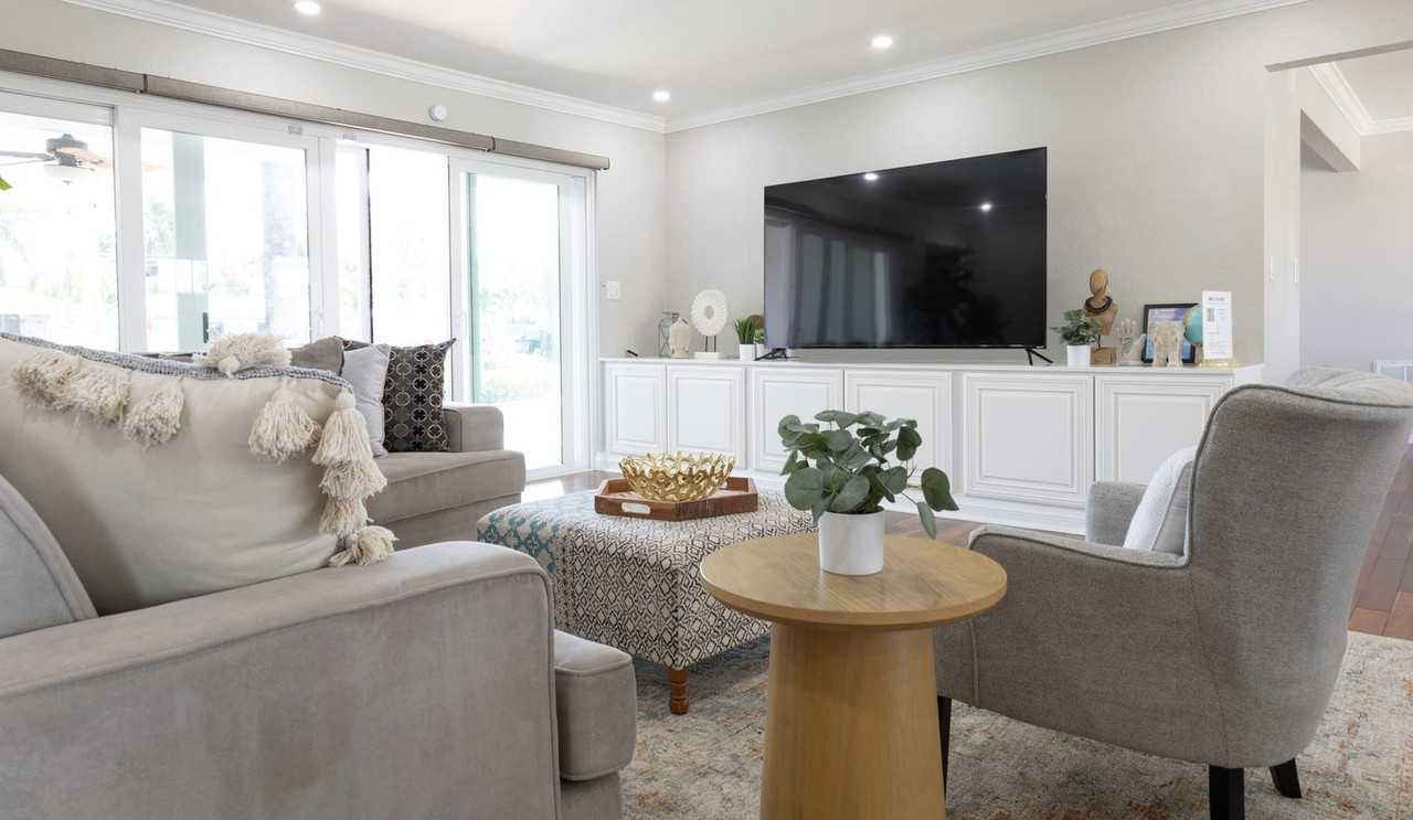 1466 Ne 57th Ct #1044539P - Photo 3 of 37