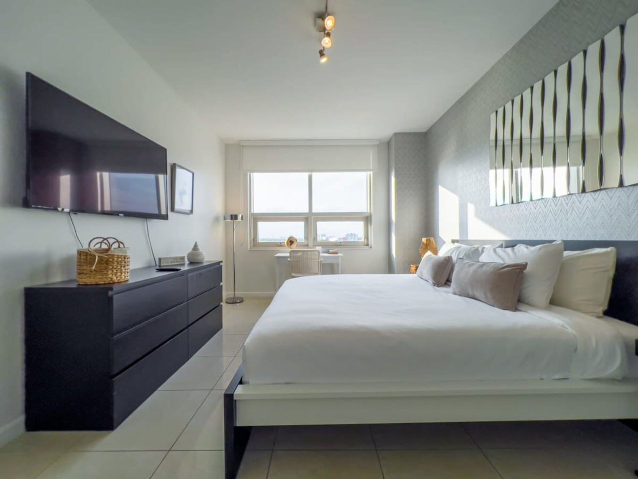 3256 Ne 1st Ave #1044513P - Photo 7 of 31