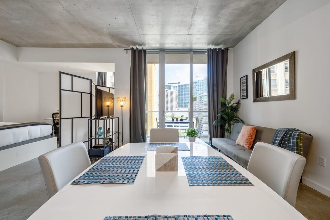 165 Se 1st St #1044518P - Photo 3 of 16