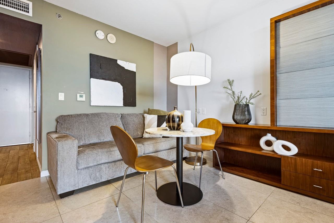 45 Ne 3rd Ave #1044510P - Photo 4 of 31