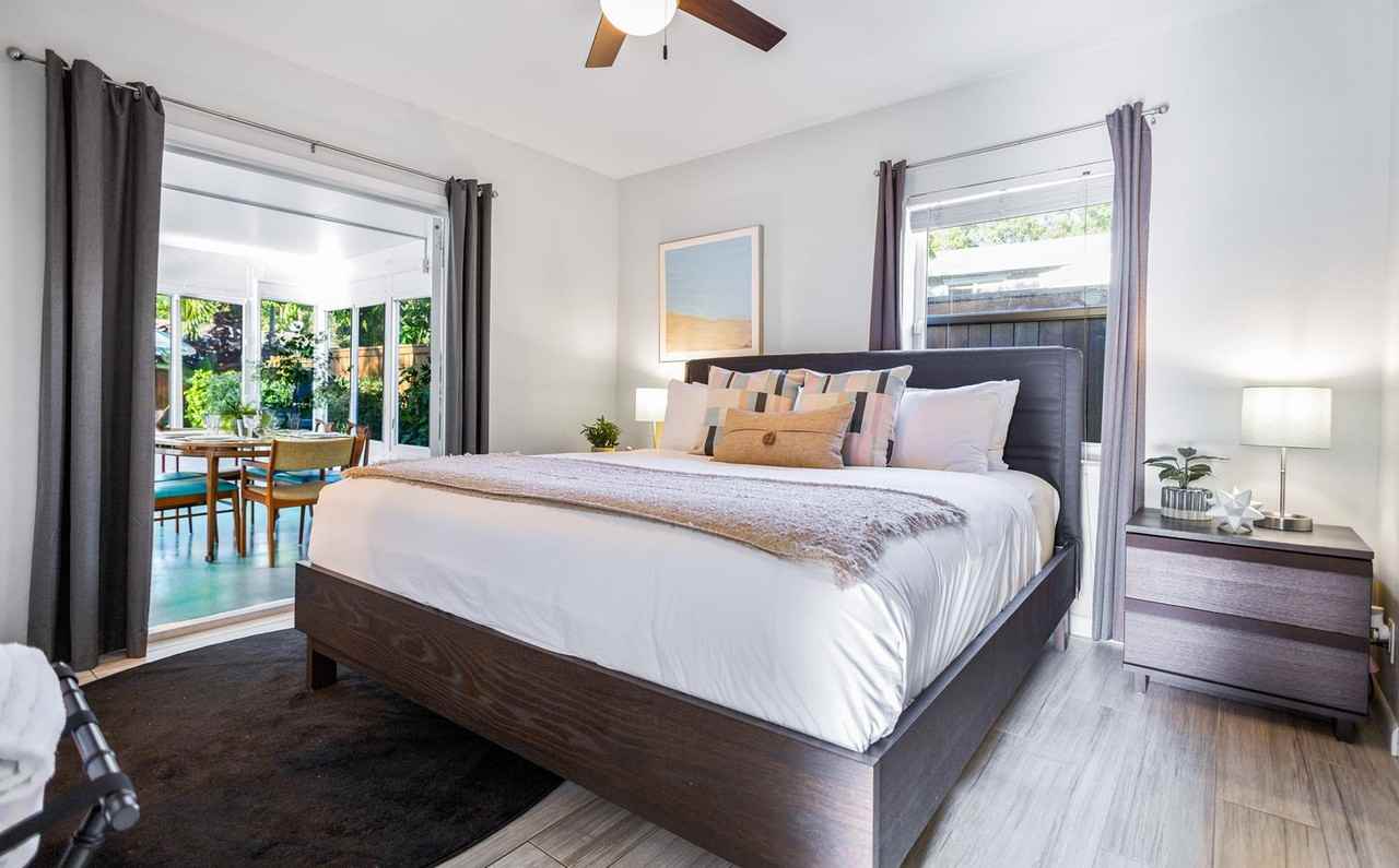 201 Ne 16th Ct #1044531P - Photo 4 of 23