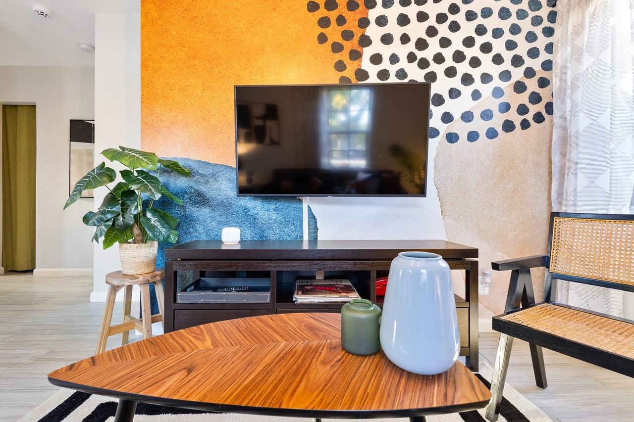 201 Ne 16th Ct #1044531P - Photo 5 of 23