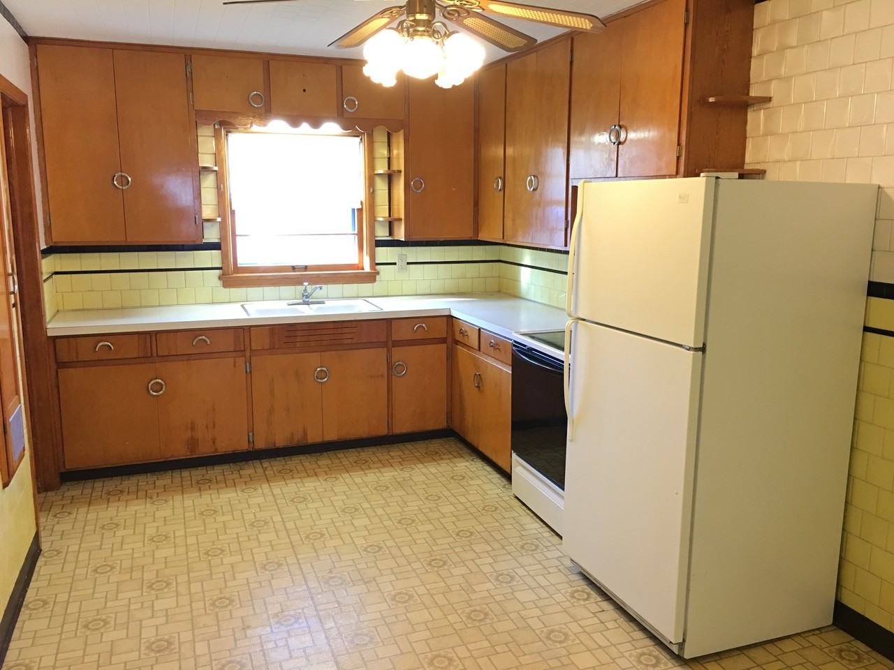 2912 23rd Ave - Photo 2 of 17