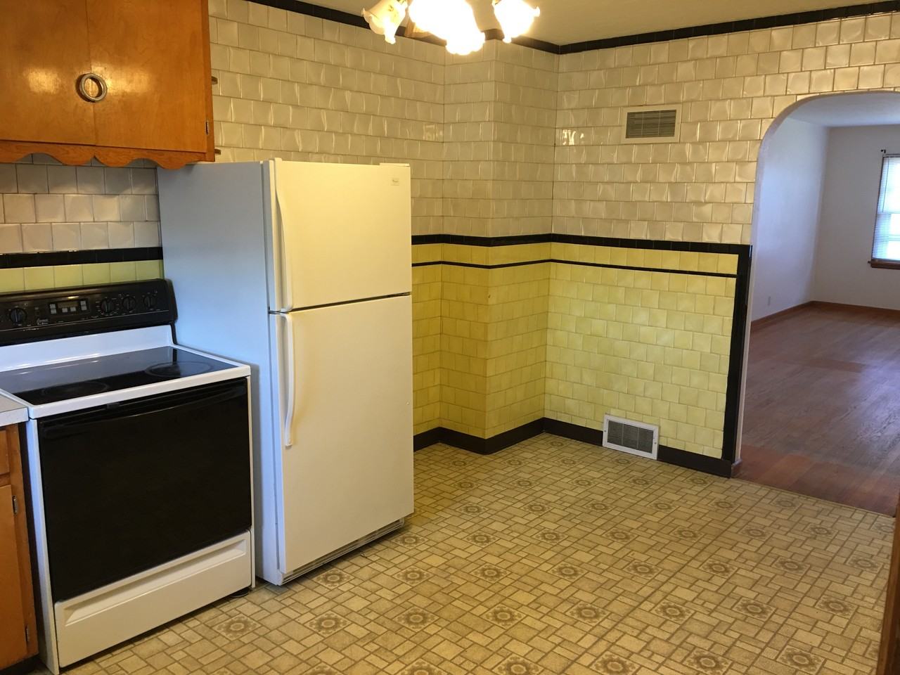 2912 23rd Ave - Photo 3 of 17